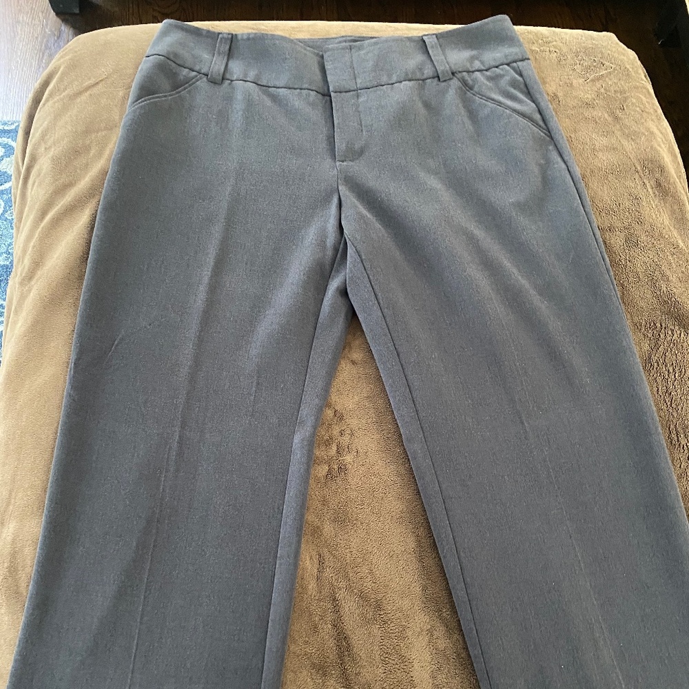 Women’s size 12 medium grey Daisy Fuentes pants